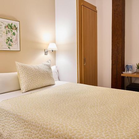 Pension Nuevas Artes San Sebastián Exteriör bild